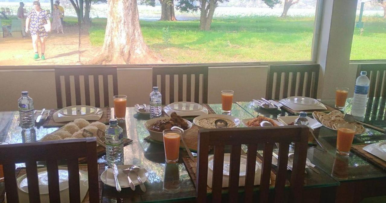 Crocodile Park Bungalow Kataragama Zewnętrze zdjęcie